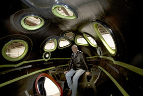 SpaceShipTwos rymlga kabin och Burt Rutan